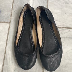 Black leather FRYE Carson ballet flats- size 7.5